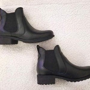 Ugg Bonham Black Leather Chelsea Boots (NWOT)